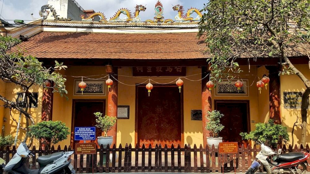 Outside the Bach Ma Temple